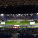 lazio-roma,-guerriglia-urbana-tra-tifosi-a-ponte-milvio:-la-polizia-usa-gli-idranti