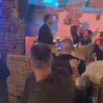 cena-di-gruppo,-tutta-la-squadra-riunita-con-conte-ed-edo:-due-ospiti-musicali