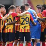 lecce-scosso-dal-lutto,-ma-giochera-con-l’atalanta:-domani-mattina-la-partenza-per-bergamo