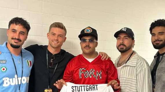 mittelstadt-strizza-ancora-l’occhio-al-napoli:-scatto-con-geolier-e-maglia-con-dedica