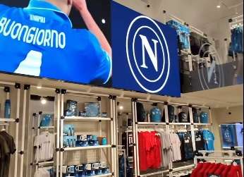 ssc-napoli,-inaugurato-nuovo-store-a-piazza-san-domenico