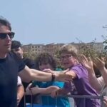 “resta-con-noi!”,-bagno-di-folla-a-castel-volturno-per-conte:-tifosi-gli-chiedono-permanenza