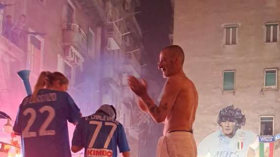 festa-scudetto,-e-apoteosi-ai-quartieri-spagnoli-nel-nome-di-maradona