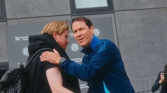 de-bruyne,-lo-sbarco-in-italia-e-posticipato:-eccolo-con-garcia-all’arrivo-in-belgio