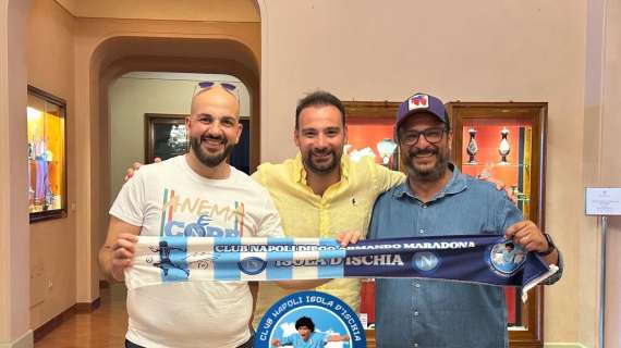 club-napoli-isola-d’ischia-incontra-manna:-anche-un-omaggio-artistico-per-il-ds