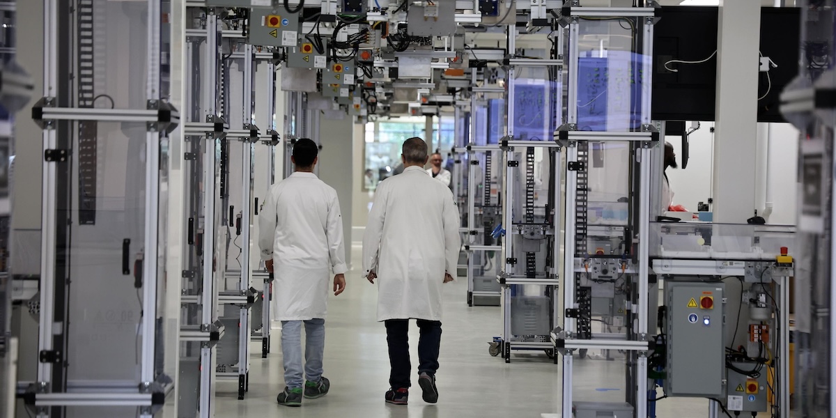 meta-ha-comprato-una-quota-del-3-per-cento-in-essilorluxottica