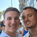 noa-lang-a-napoli:-primi-selfie-con-i-tifosi-in-attesa-dell’annuncio