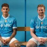 nuova-maglia-home:-omaggio-alla-tradizione-azzurra,-torna-il-colletto-a-v-con-bordo-bianco