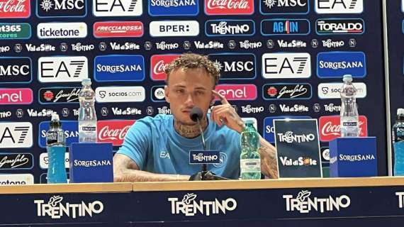 lang-in-conferenza:-“volevo-napoli-gia-a-gennaio,-qui-per-vincere!-caratteristiche?-il-tifoso-si-alza-in-piedi!-conte,-la-stanchezza-e-la-tattica…”