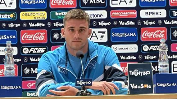 lucca-in-conferenza:-“napoli-il-mio-obiettivo-e-la-prima-scelta!-mi-hanno-voluto-fortemente,-lukaku-fantastico.-rigori?-decide-conte”