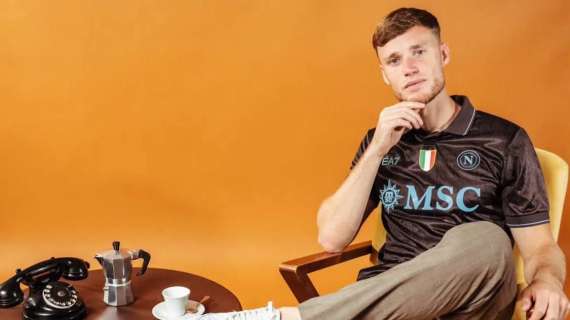 ssc-napoli-lancia-‘cafe’,-la-terza-maglia-2025-26:-foto-e-dettagli