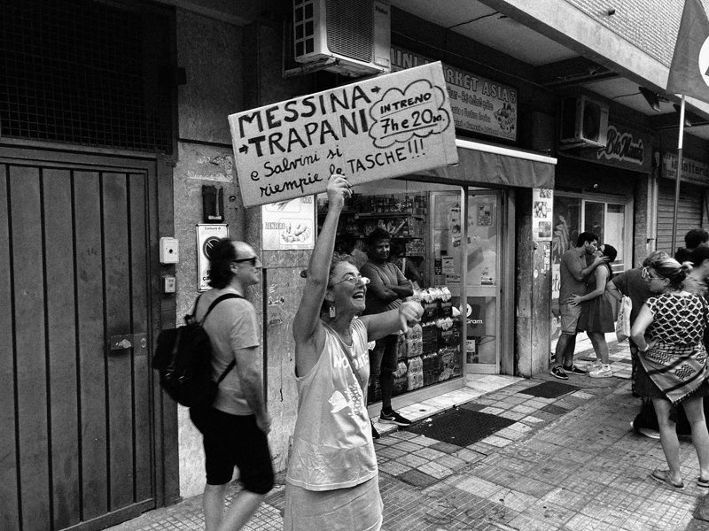 sullo-stretto-il-ponte-non-lo-vogliono.-cronaca-di-un-corteo-a-messina