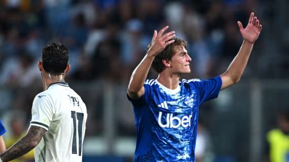 nico-paz-incanta-il-sinigaglia:-il-como-di-fabregas-domina-la-lazio-di-sarri