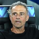luis-enrique-e-l’esperimento-“rugby”:-il-psg-gli-costruira-postazione-in-tribuna