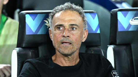 luis-enrique-e-l’esperimento-“rugby”:-il-psg-gli-costruira-postazione-in-tribuna