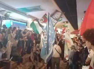 manifestazione-a-sostegno-di-gaza:-stazione-napoli-centrale-bloccata