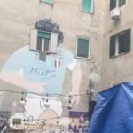 largo-maradona-chiuso-per-protesta,-coperto-il-murale-di-diego:-turisti-delusi