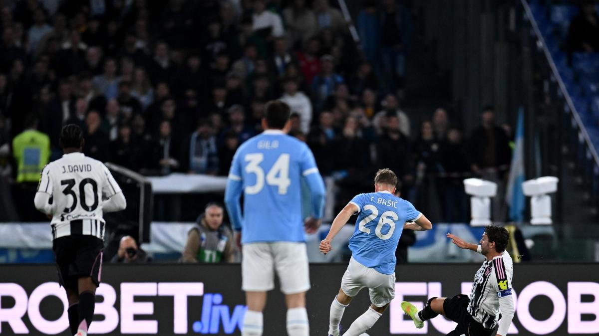 la-juve-perde-anche-con-la-lazio:-sarri-torna-a-sorridere,-tudor-rischia