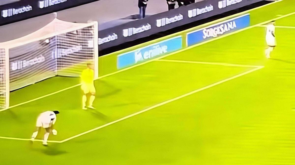 clamoroso-errore-del-como:-il-rigore-che-nessuno-ha-visto