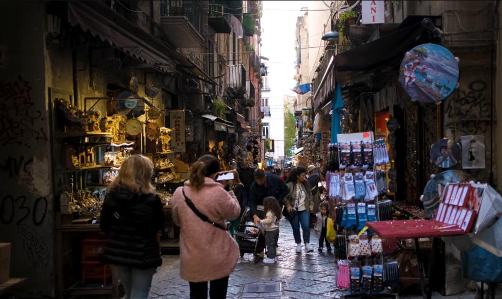 partita-la-fiera-di-natale-a-san-gregorio-armeno-e-ai-decumani:-i-dettagli-dell’edizione-2025