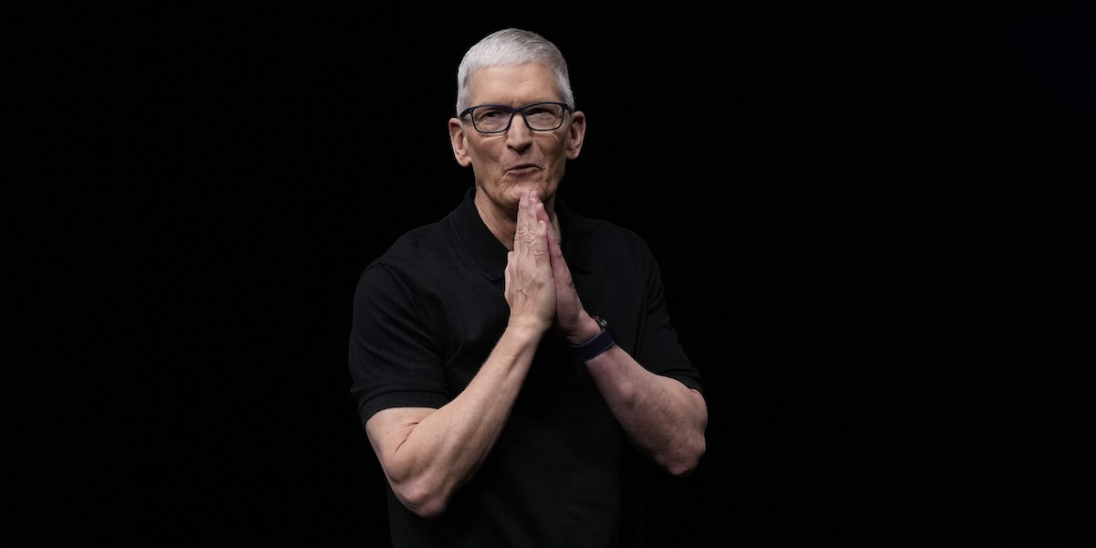 secondo-il-financial-times-tim-cook,-amministratore-delegato-di-apple,-si-dimettera-nel-2026