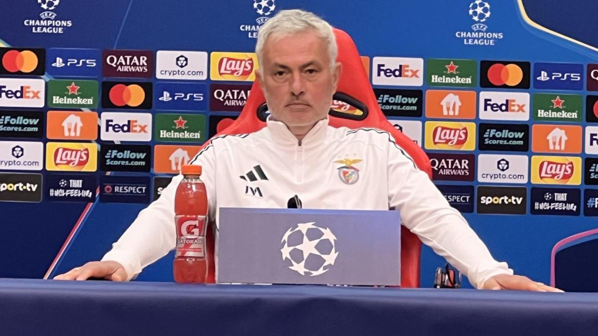benfica,-mourinho-in-conferenza:-“assenze-napoli?-non-fatemi-ridere,-vedete-la-panchina!-oggi-sono-piu-forti”