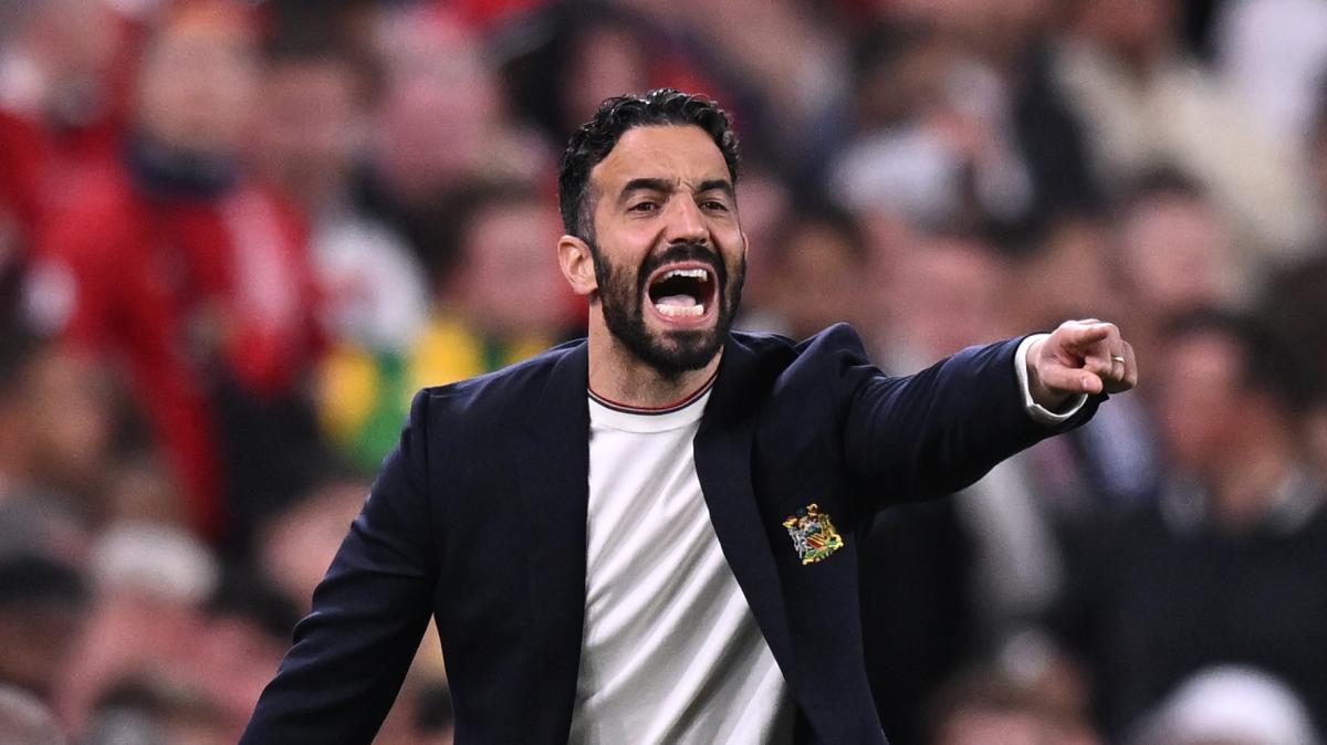 mainoo-napoli,-frase-a-sorpresa-di-amorim:-“prestito?-felice-se-lo-chiede”