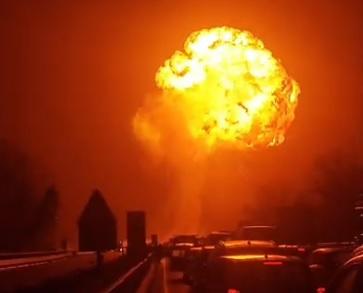 esplosione-nel-casertano!-autocisterna-prende-fuoco-sull’autostrada