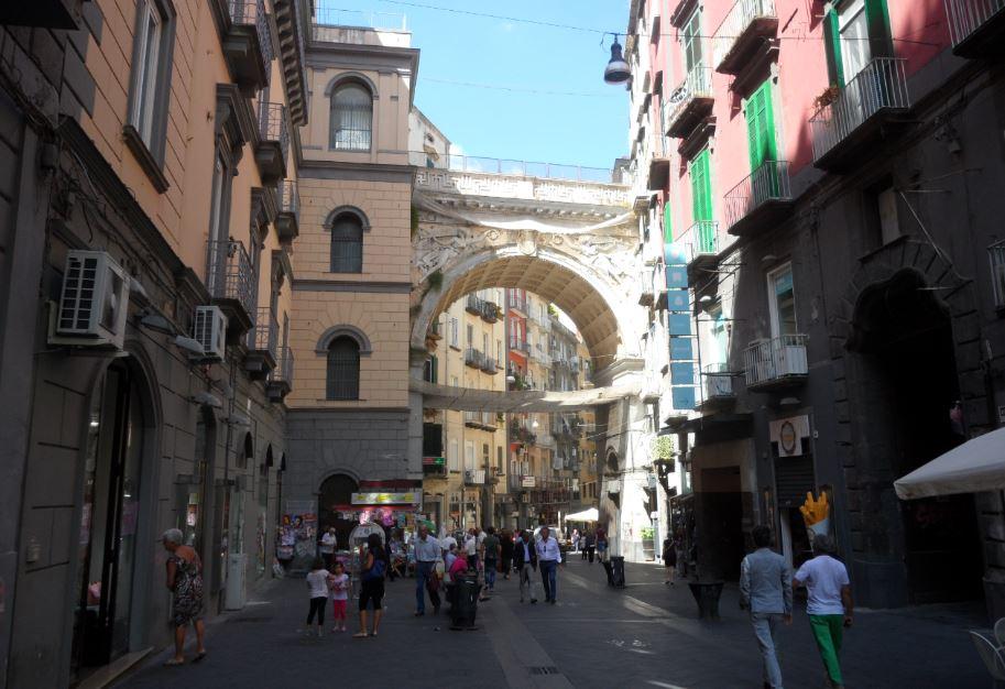 calciatore-accoltellato-a-chiaia:-4-dei-5-colpevoli-si-sono-costituiti,-sono-tutti-minorenni