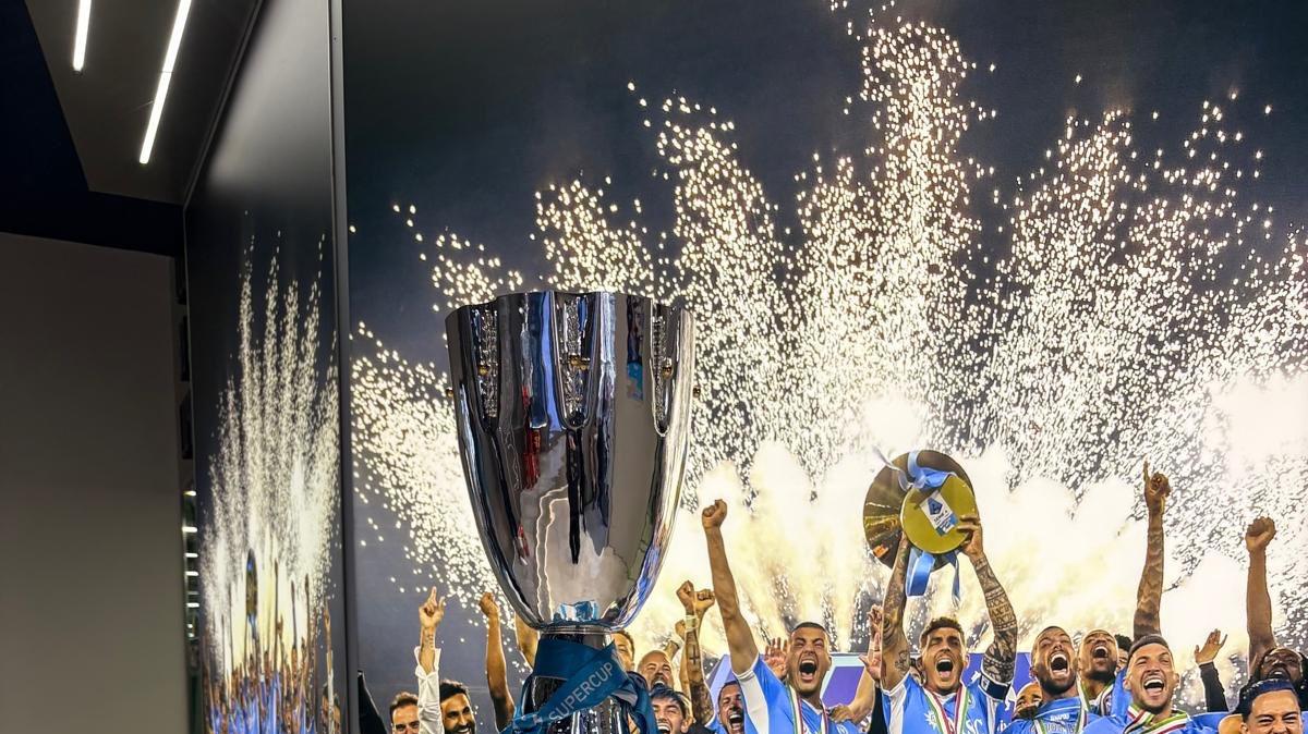 supercoppa-in-citta,-ssc-napoli-annuncia:-“prolungata-esposizione:-gli-orari-dello-store”