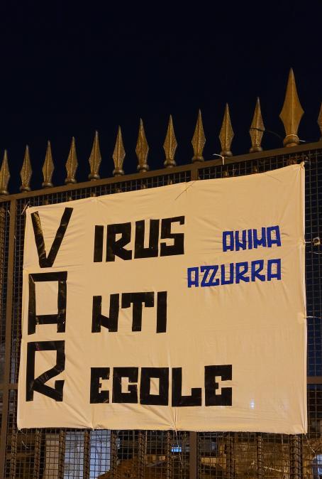 “var:-virus-anti-regole”,-striscione-di-protesta-a-napoli:-“attacco-totale!”
