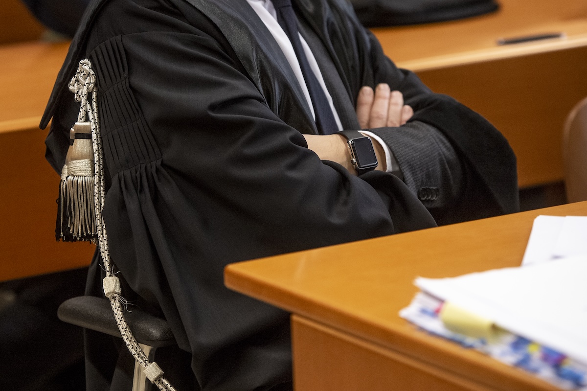 e-molto-improbabile-che-i-computer-dei-magistrati-vengano-sorvegliati-da-remoto 