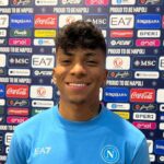 alisson-santos-si-presenta:-“napoli,-che-sogno!-da-conte-imparo-molto.-su-ruolo,-citta-e-lingua…”