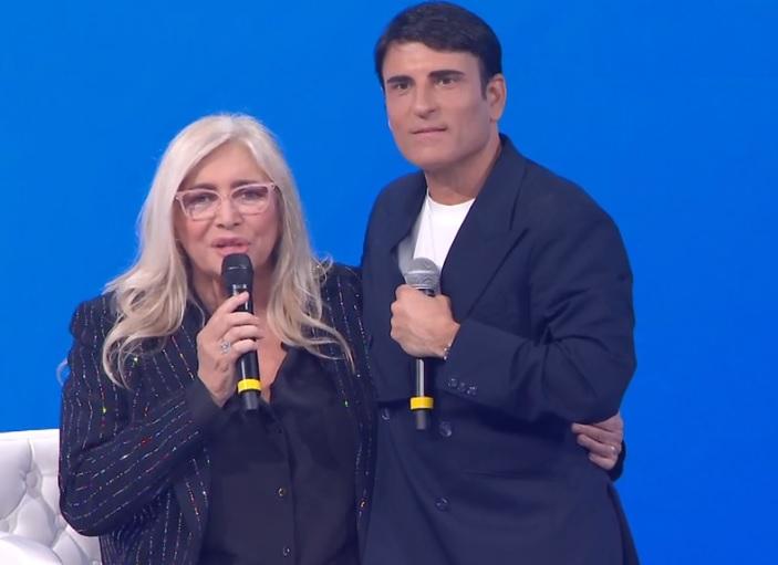 sal-da-vinci-annulla-festa-a-napoli:-e-il-giorno-dei-funerali-del-piccolo-domenico