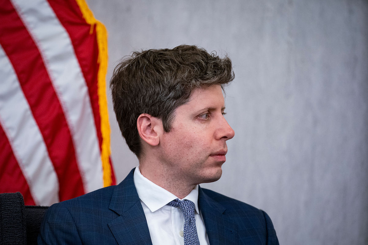 la-questione-tra-il-pentagono-e-le-aziende-di-intelligenza-artificiale,-dall’inizio