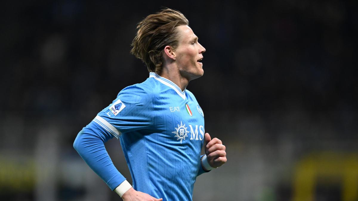 cagliari-napoli-0-1,-le-pagelle:-mctominay-decide,-bene-de-bruyne!-che-rischio-lobotka,-male-anche-gilmour