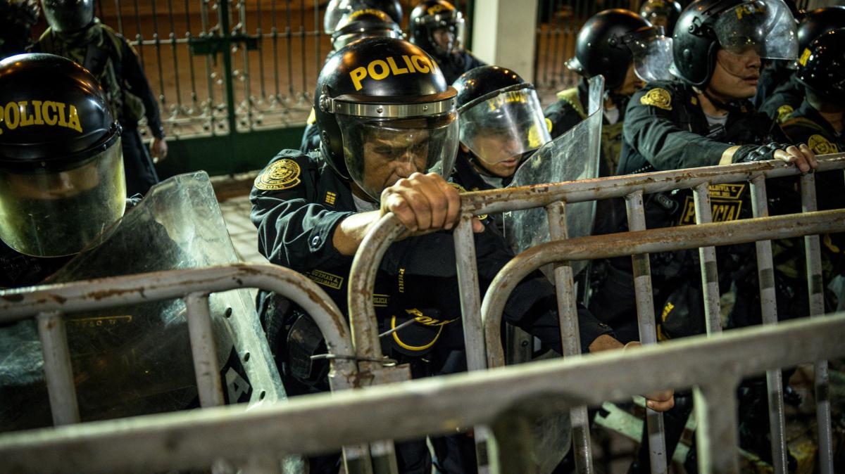 tragedia-in-peru:-almeno-un-morto-e-47-feriti-allo-stadio-di-lima