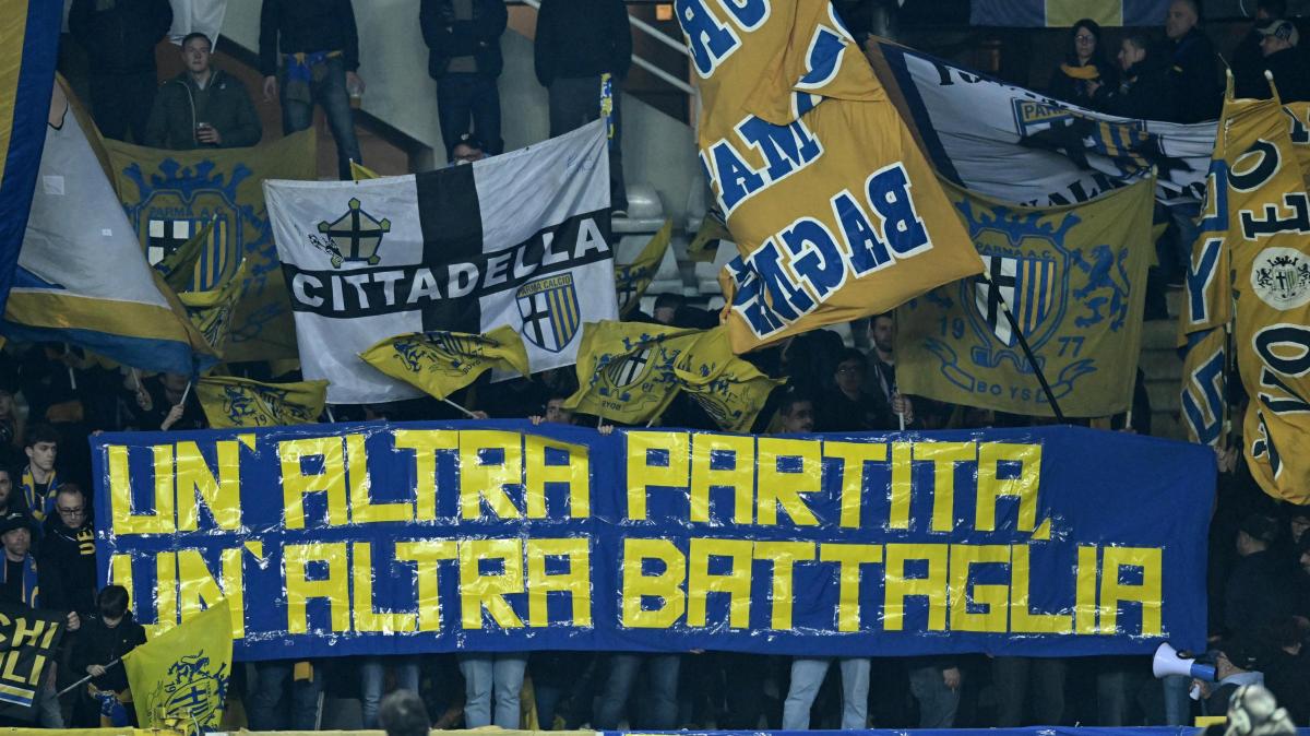 parma-napoli,-i-boys-suonano-la-carica:-l’iniziativa-all’esterno-del-tardini