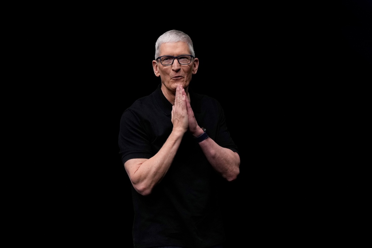 tim-cook-non-sara-piu-il-ceo-di-apple