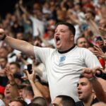 16-rigori,-2.000-persone-e-l’invasione-di-campo:-la-notte-folle-in-10a-divisione-inglese