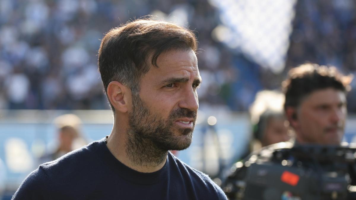 como,-fabregas-svela:-“contro-il-napoli-un-nostro-giocatore-si-e-rotto-il-naso”