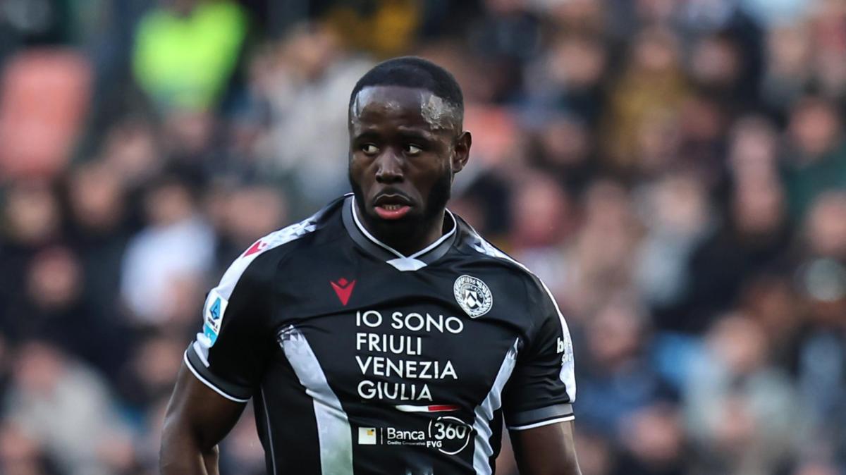 l’udinese-vince-e-rimanda-la-salvezza-del-cagliari:-tensioni-con-davis-per-possibili-cori-razzisti
