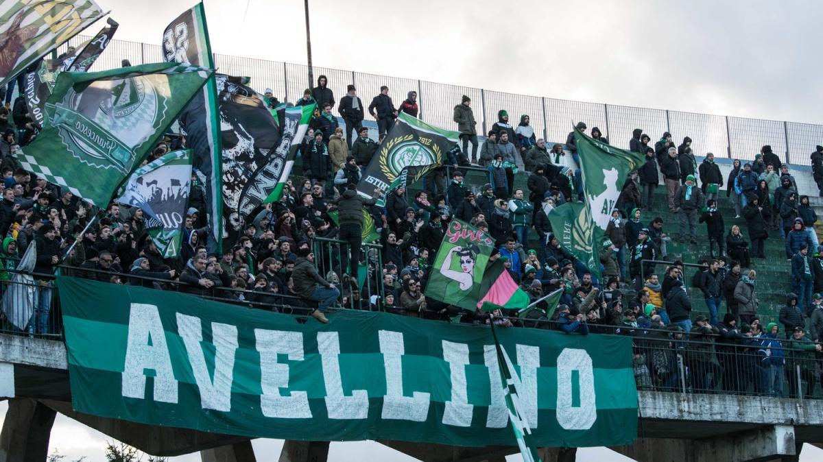 playoff-serie-b,-crollo-avellino!-sfuma-il-sogno-promozione:-passa-il-catanzaro