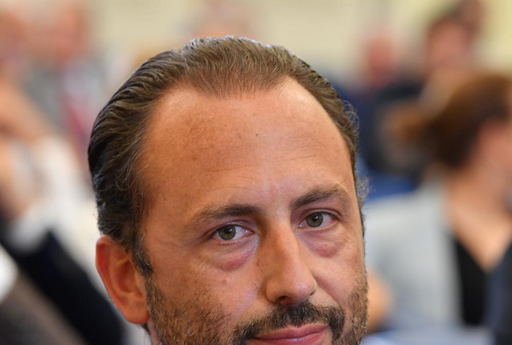il-bari-retrocede-in-c,-clima-teso-al-triplice-fischio:-de-laurentiis-lascia-subito-la-tribuna