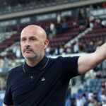 a-bologna-cori-e-standing-ovation-per-italiano!-il-tecnico-sotto-la-curva-ringrazia:-sara-addio?