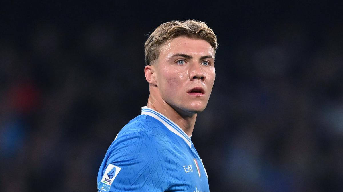 hojlund-decide-il-match-e-sale-a-12-gol:-la-lega-gli-da-il-premio-mvp-di-napoli-udinese