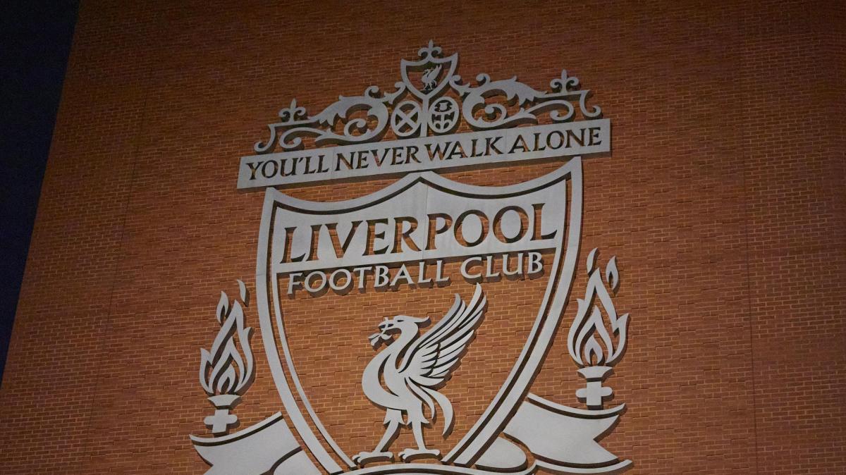 liverpool-slot,-romano:-“e’-addio!-iraola-in-pole-per-la-panchina-dei-reds”
