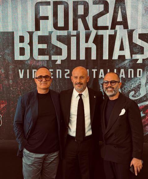 italiano,-sorrisi-con-gli-agenti-caliandro-e-nappi-dopo-firma-col-besiktas