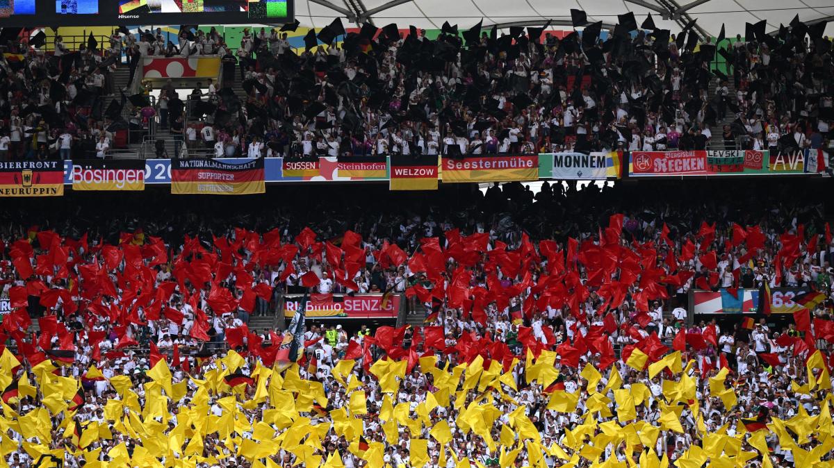 mondiali,-clamorosa-iniziativa-della-germania-contro-caro-trasporti:-paghera-il-bus-a-tutti-i-tifosi