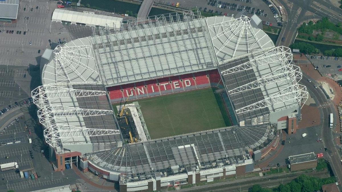 manchester-united,-nasce-il-nuovo-old-trafford:-lo-stadio-avra-100-mila-posti